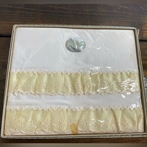 Vintage NOS Decropak Pillowcases White with Yellow Eyelet Lace Edge